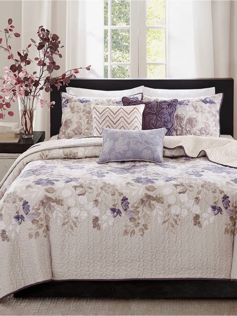 6 Piece King Size Reversible Quilt with Watercolour Floral Print.